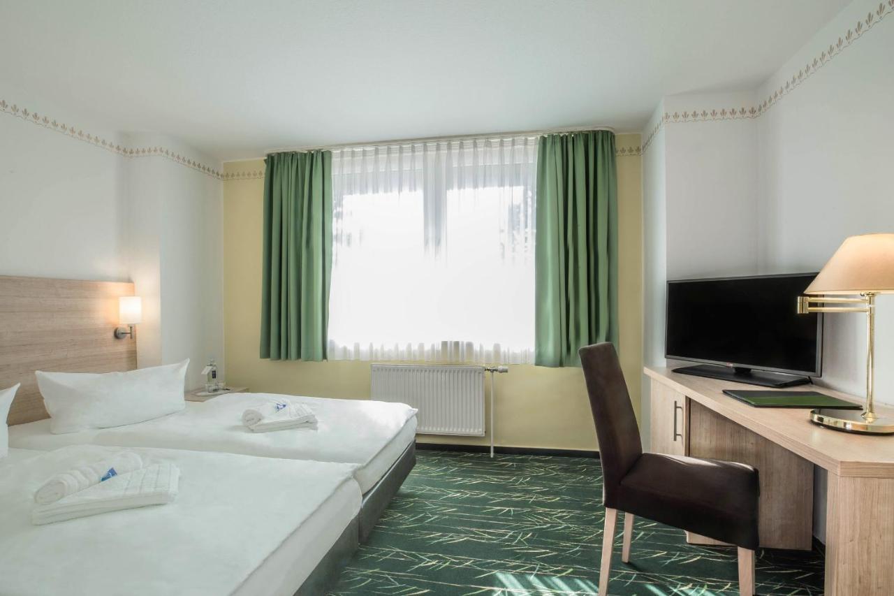 Sonnenhotel Feldberg Am See Mit Schwimmbad, Sauna Und Dampfbad Feldberger Seenlandschaft Ngoại thất bức ảnh